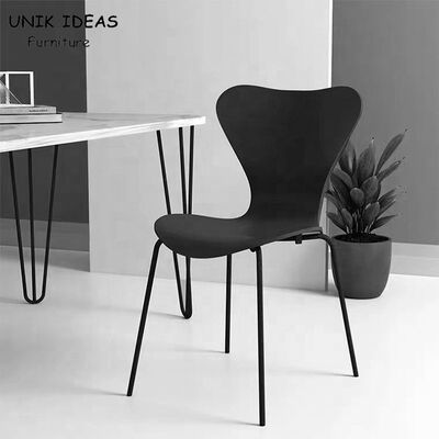 Buen precio Pierna rústica del metal de los Pp que cena apilable negro nórdico colorido de las sillas en línea